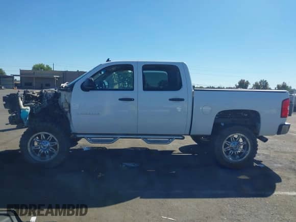 2013 Chevrolet Silverado 1500 LT z VIN 3GCPKSEA4DG107799, wystawiony jako IAAI lot #43397786 z przebiegiem 169 282 mil mil oraz . Historia ofert i sprzedaży dostępna na DreamBid. Obrazek 15.