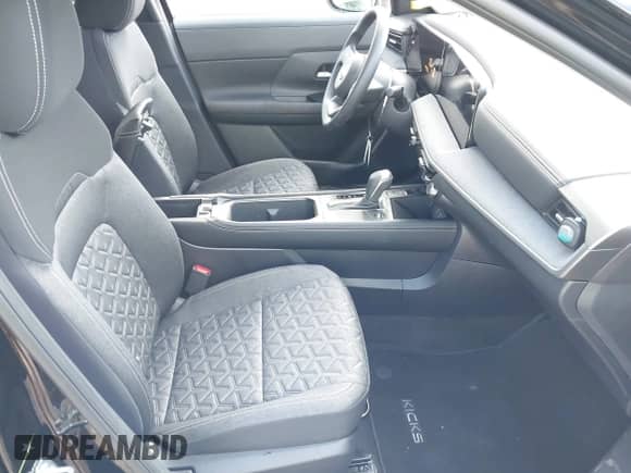 2025 Nissan Kicks SV with VIN 3N8AP6CB5SL311157, listed as a IAAI auction lot 41837659 with 615 mi miles and . Bid and sale history available at DreamBid. Image 5.