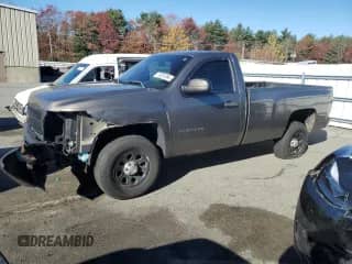 2012 Chevrolet Silverado 1500 Work Truck z VIN 1GCNKPEA0CZ176718, wystawiony jako Copart lot #79257384 z przebiegiem 103 382 mil mil oraz Czysty tytuł • Clean title. Historia ofert i sprzedaży dostępna na DreamBid. Obrazek 1.