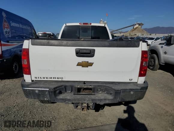 2011 Chevrolet Silverado 3500 z VIN 1GC5K0CG5BZ130847, wystawiony jako Copart lot #74311024 z przebiegiem 251 940 mil mil oraz Szkoda całkowita • Salvage title. Historia ofert i sprzedaży dostępna na DreamBid. Obrazek 6.