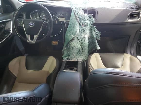 2016 Volvo S60 T5 Platinum с VIN YV4612UM8G2000243, выставлен на аукционе Copart как лот 69091645 с пробегом 107 533 миль миль и Списание • Salvage title. История ставок и продаж доступна на DreamBid. Изображение 8.