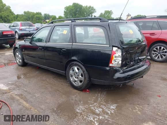 2002 Saturn LW с VIN 1G8JW84R22Y560997, выставлен на аукционе IAAI как лот 42406591 с пробегом 201 060 миль миль и . История ставок и продаж доступна на DreamBid. Изображение 3.