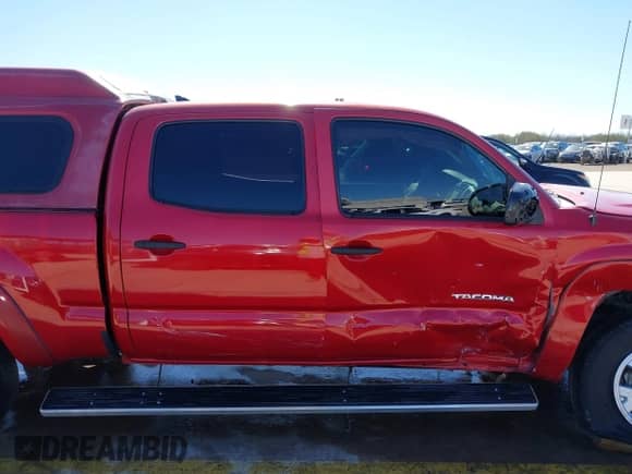 2014 Toyota Tacoma PreRunner with VIN 3TMKU4HN4EM041871, listed as a IAAI auction lot 41641763 with 148,968 mi miles and . Bid and sale history available at DreamBid. Image 14.