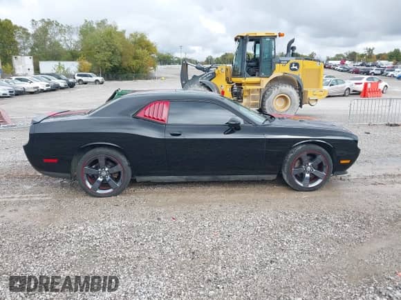 2013 Dodge Challenger SXT Plus с VIN 2C3CDYAG4DH500583, выставлен на аукционе IAAI как лот 43571643 с пробегом 152 148 миль миль и . История ставок и продаж доступна на DreamBid. Изображение 13.