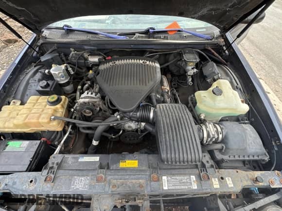 1995 Chevrolet Caprice z VIN 1G1BL82P7SR137341, wystawiony jako Copart lot #47061785 z przebiegiem 122 017 mil mil oraz Szkoda całkowita • Salvage title. Historia ofert i sprzedaży dostępna na DreamBid. Obrazek 7.