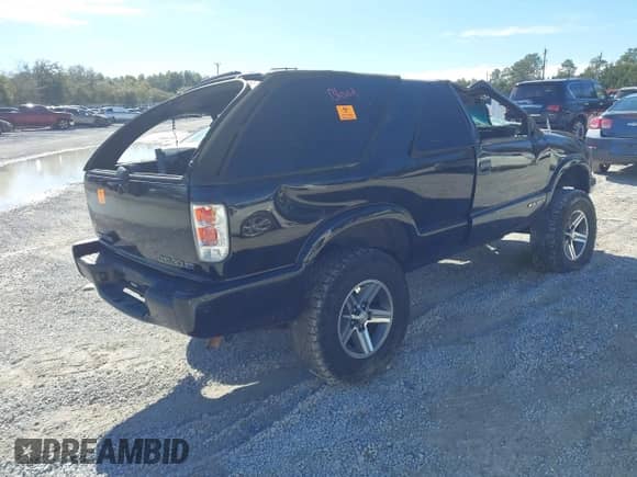 2000 Chevrolet Blazer LS с VIN 1GNCS18W5YK255241, выставлен на аукционе IAAI как лот 41356201 с пробегом 232 844 миль миль и . История ставок и продаж доступна на DreamBid. Изображение 4.