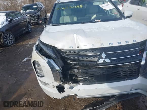 2023 Mitsubishi Outlander SEL with VIN JA4J4VA83PZ037828, listed as a IAAI auction lot 41615088 with 14,053 mi miles and . Bid and sale history available at DreamBid. Image 6.