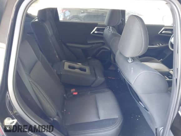 2024 Mitsubishi Outlander ES with VIN JA4J3UA84RZ028541, listed as a IAAI auction lot 42525288 with 36,240 mi miles and . Bid and sale history available at DreamBid. Image 8.