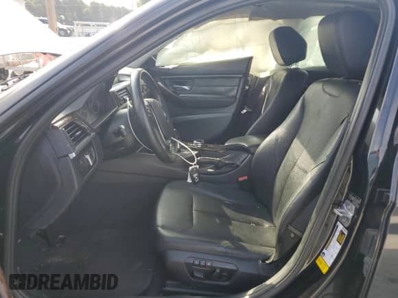 2014 BMW 3 Series 328i с VIN WBA3A5G50ENP30670, выставлен на аукционе Copart как лот 81692065 с пробегом Не указан миль и Списание • Salvage title. История ставок и продаж доступна на DreamBid. Изображение 7.