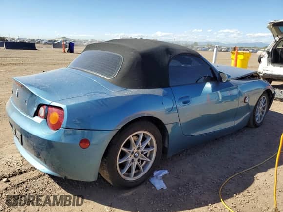 2003 BMW Z4 2.5i with VIN 4USBT33493LR62052, listed as a Copart auction lot 84414065 with 123,935 mi miles and Salvage title. Bid and sale history available at DreamBid. Image 3.