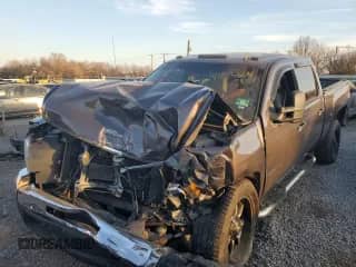 2010 Chevrolet Silverado 2500HD LT с VIN 1GC4KXBG3AF129508, выставлен на аукционе Copart как лот 81125504 с пробегом Не указан миль и Списание • Salvage title. История ставок и продаж доступна на DreamBid. Изображение 1.