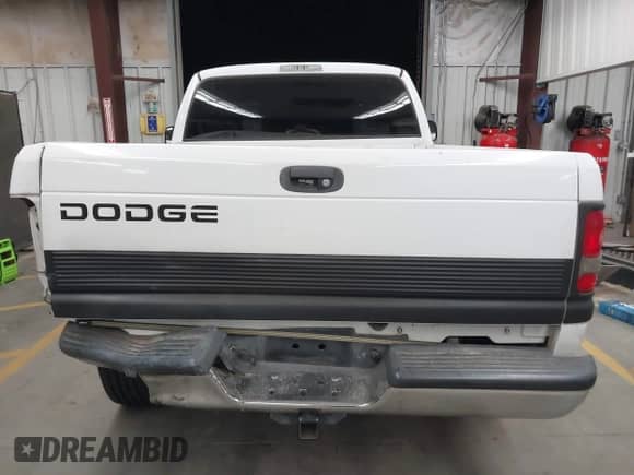 2000 Dodge 1500 z VIN 3B7HC13Z2YM214507, wystawiony jako IAAI lot #42779289 z przebiegiem 178 546 mil mil oraz . Historia ofert i sprzedaży dostępna na DreamBid. Obrazek 16.