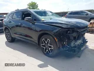 2025 Chevrolet Blazer RS с VIN 3GNKBERS7SS103231, выставлен на аукционе IAAI как лот 42860289 с пробегом 5 063 миль миль и . История ставок и продаж доступна на DreamBid. Изображение 1.