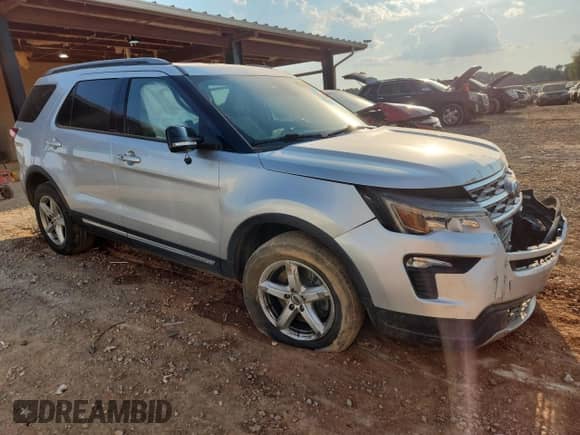 2018 Ford Explorer XLT with VIN 1FM5K7D84JGB48133, listed as a Copart auction lot 81187845 with Not provided miles and Salvage title. Bid and sale history available at DreamBid. Image 4.