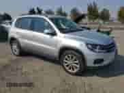 2017 Volkswagen Tiguan S с VIN WVGBV7AX2HK051719, выставлен на аукционе Copart как лот 70875085 с пробегом 75 299 миль миль и Списание • Salvage title. История ставок и продаж доступна на DreamBid. Изображение 4.