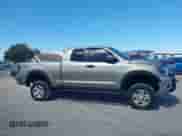 2007 Toyota Tundra SR5 z VIN 5TFRT541X7X009515, wystawiony jako IAAI lot #43451636 z przebiegiem 57 411 mil mil oraz . Historia ofert i sprzedaży dostępna na DreamBid. Obrazek 13.