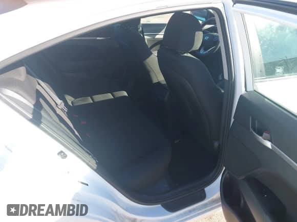 2020 Hyundai Elantra SEL z VIN 5NPD84LFXLH512650, wystawiony jako IAAI lot #43410928 z przebiegiem 81 785 mil mil oraz . Historia ofert i sprzedaży dostępna na DreamBid. Obrazek 8.