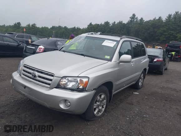 2004 Toyota Highlander with VIN JTEDP21A740005875, listed as a IAAI auction lot 43161896 with 189,923 mi miles and . Bid and sale history available at DreamBid. Image 2.