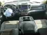 2020 Ram 1500 Big Horn z VIN 1C6RREBT7LN210837, wystawiony jako Copart lot #70735855 z przebiegiem Nie podano mil oraz Szkoda całkowita • Salvage title. Historia ofert i sprzedaży dostępna na DreamBid. Obrazek 8.