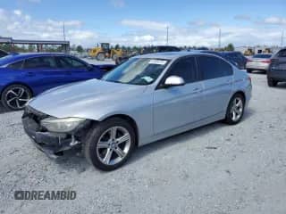 2015 BMW 3 Series 328i с VIN WBA3A5G55FNS83156, выставлен на аукционе Copart как лот 84934125 с пробегом 125 805 миль миль и Списание • Salvage title. История ставок и продаж доступна на DreamBid. Изображение 1.