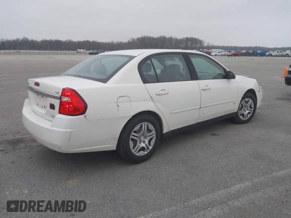 2008 Chevrolet Malibu Classic LS 2FL с VIN 1G1ZS58N18F147377, выставлен на аукционе IAAI как лот 42016511 с пробегом 203 189 миль миль и . История ставок и продаж доступна на DreamBid. Изображение 4.