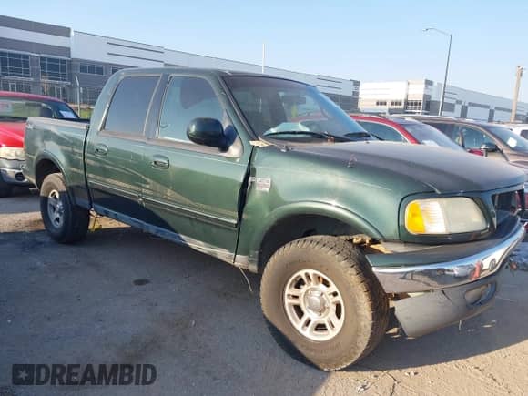2002 Ford F-150 XLT с VIN 1FTRW08L42KA75506, выставлен на аукционе IAAI как лот 43360695 с пробегом Не указан миль и . История ставок и продаж доступна на DreamBid. Изображение 1.