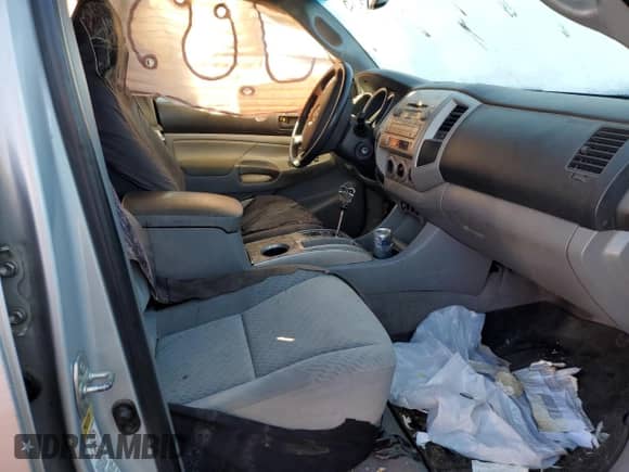 2010 Toyota Tacoma z VIN 5TELU4EN8AZ687095, wystawiony jako Copart lot #71690205 z przebiegiem 219 899 mil mil oraz Nie do naprawy • Non repairable. Historia ofert i sprzedaży dostępna na DreamBid. Obrazek 7.