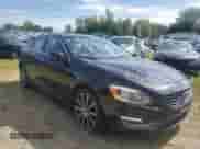 2015 Volvo S60 T5 Premier с VIN YV1612TK1F1349343, выставлен на аукционе Copart как лот 80940475 с пробегом 142 645 миль миль и Чистый • Clean title. История ставок и продаж доступна на DreamBid. Изображение 1.