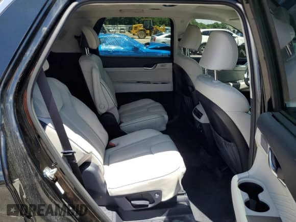 2025 Hyundai Palisade Calligraphy с VIN KM8R7DGE0SU818766, выставлен на аукционе Copart как лот 58390325 с пробегом 8 679 миль миль и Списание • Salvage title. История ставок и продаж доступна на DreamBid. Изображение 11.