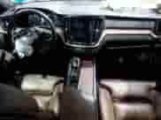 2022 Volvo S60 Inscription z VIN 7JRL12TL1NG153823, wystawiony jako Copart lot #69588365 z przebiegiem 70 620 mil mil oraz Szkoda całkowita • Salvage title. Historia ofert i sprzedaży dostępna na DreamBid. Obrazek 8.