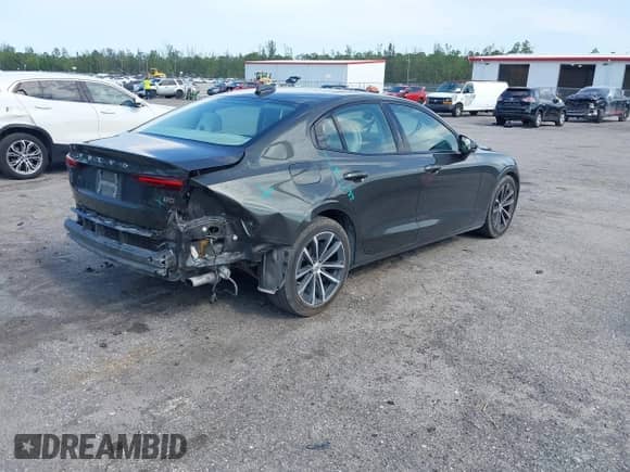 2022 Volvo S60 Momentum z VIN 7JRL12FZ1NG162991, wystawiony jako IAAI lot #42364000 z przebiegiem 69 626 mil mil oraz . Historia ofert i sprzedaży dostępna na DreamBid. Obrazek 4.