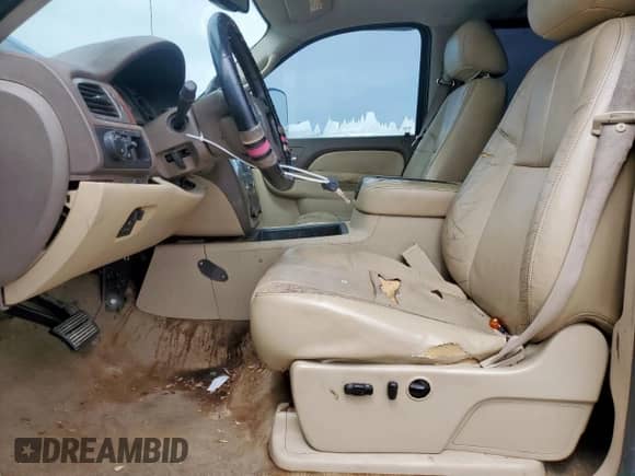 2011 GMC Sierra 1500 with VIN 1GT111C88BF185231, listed as a Copart auction lot 58870975 with 308,632 mi miles and Clean title. Bid and sale history available at DreamBid. Image 7.