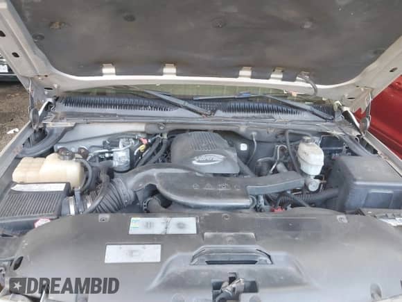 2004 Chevrolet Suburban LS with VIN 3GNEC16Z74G201816, listed as a IAAI auction lot 41721157 with 265,245 mi miles and . Bid and sale history available at DreamBid. Image 10.