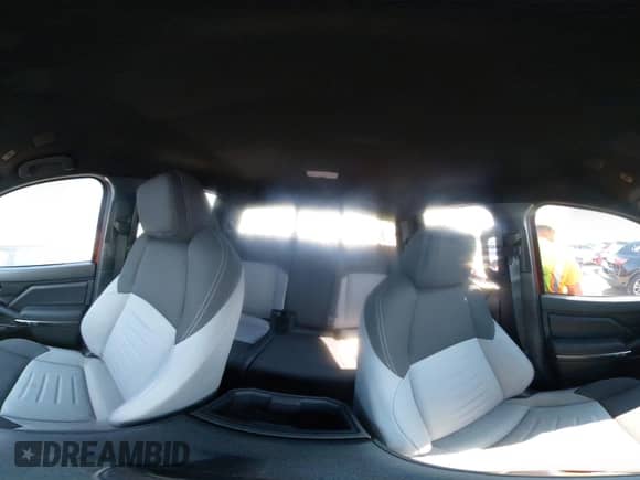 2025 Toyota Tacoma SR5 с VIN 3TMKB5FN7SM036657, выставлен на аукционе IAAI как лот 43373811 с пробегом 473 миль миль и . История ставок и продаж доступна на DreamBid. Изображение 19.