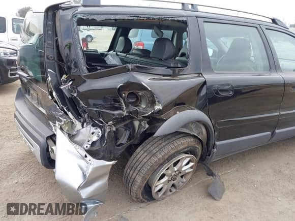 2005 Volvo XC70 with VIN YV1SZ592451197220, listed as a IAAI auction lot 42085477 with 197,060 mi miles and . Bid and sale history available at DreamBid. Image 6.