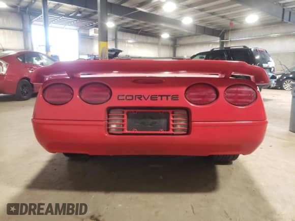 1990 Chevrolet Corvette с VIN 1G1YY3383L5115044, выставлен на аукционе Copart как лот 72046154 с пробегом Не указан миль и Списание • Salvage title. История ставок и продаж доступна на DreamBid. Изображение 6.