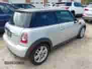 2012 MINI Hardtop с VIN WMWSU3C57CT255749, выставлен на аукционе IAAI как лот 43342110 с пробегом 99 460 миль миль и . История ставок и продаж доступна на DreamBid. Изображение 4.