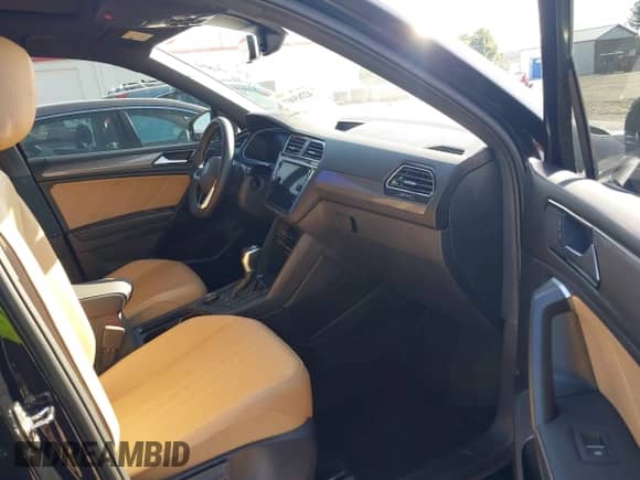 2024 Volkswagen Tiguan SE с VIN 3VVMB7AX9RM125851, выставлен на аукционе IAAI как лот 42265007 с пробегом 6 064 миль миль и . История ставок и продаж доступна на DreamBid. Изображение 5.