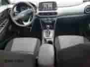 2021 Hyundai Kona SE с VIN KM8K12AAXMU665815, выставлен на аукционе Copart как лот 69774995 с пробегом 31 266 миль миль и На запчасти • Non repairable. История ставок и продаж доступна на DreamBid. Изображение 8.