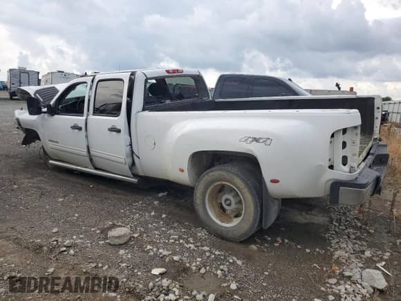 2011 Chevrolet Silverado 3500HD SRW LT with VIN 1GC4K0C80BF244616, listed as a Copart auction lot 63400065 with Not provided miles and Salvage title. Bid and sale history available at DreamBid. Image 2.