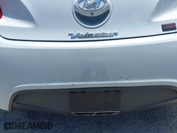 2015 Hyundai Veloster with VIN KMHTC6AD5FU222720, listed as a IAAI auction lot 42547097 with 87,565 mi miles and . Bid and sale history available at DreamBid. Image 6.