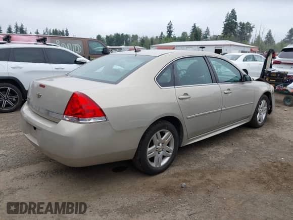2010 Chevrolet Impala LT z VIN 2G1WB5EN7A1187600, wystawiony jako IAAI lot #42773140 z przebiegiem 178 430 mil mil oraz . Historia ofert i sprzedaży dostępna na DreamBid. Obrazek 4.