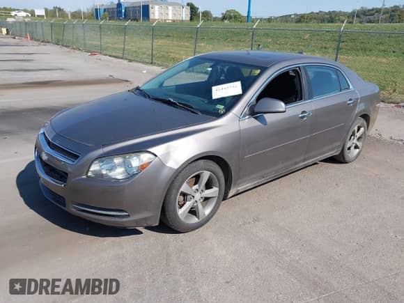 2012 Chevrolet Malibu 1LT z VIN 1G1ZC5EU8CF288089, wystawiony jako IAAI lot #43443742 z przebiegiem 195 894 mil mil oraz . Historia ofert i sprzedaży dostępna na DreamBid. Obrazek 2.