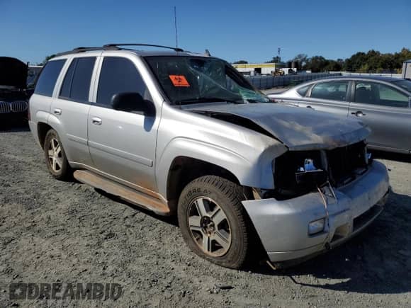 2007 Chevrolet TrailBlazer LS с VIN 1GNDT13S772283529, выставлен на аукционе Copart как лот 85942765 с пробегом Не указан миль и Списание • Salvage title. История ставок и продаж доступна на DreamBid. Изображение 4.