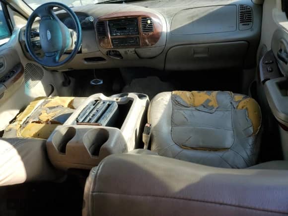 2003 Ford F-150 XLT с VIN 1FTRW07L83KB29330, выставлен на аукционе Copart как лот 71307655 с пробегом Не указан миль и Списание • Salvage title. История ставок и продаж доступна на DreamBid. Изображение 8.