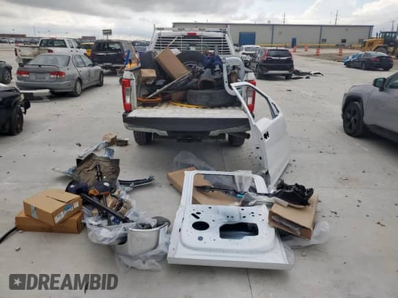 2019 Ford F-250 XL z VIN 1FT7W2B63KEF00847, wystawiony jako Copart lot #59713205 z przebiegiem 120 279 mil mil oraz Szkoda całkowita • Salvage title. Historia ofert i sprzedaży dostępna na DreamBid. Obrazek 12.