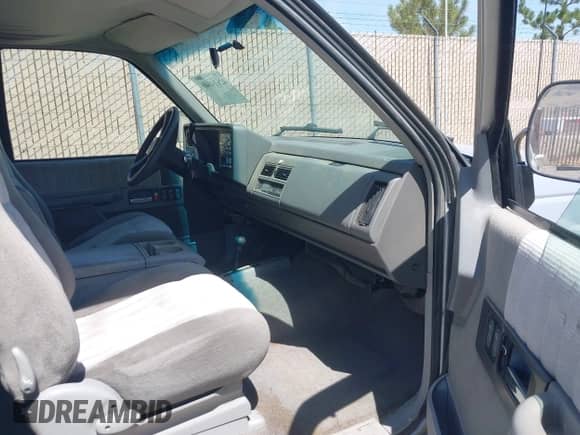 1994 GMC Sierra 1500 с VIN 2GTEK19K9R1548669, выставлен на аукционе IAAI как лот 42614840 с пробегом 208 904 миль миль и . История ставок и продаж доступна на DreamBid. Изображение 5.