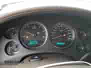 2007 GMC Sierra 1500 z VIN 2GTEK13Y671661974, wystawiony jako Copart lot #43061085 z przebiegiem 193 085 mil mil oraz Czysty tytuł • Clean title. Historia ofert i sprzedaży dostępna na DreamBid. Obrazek 9.