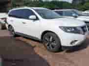 2014 Nissan Pathfinder Platinum with VIN 5N1AR2MN8EC717632, listed as a IAAI auction lot 42474040 with 190,041 mi miles and . Bid and sale history available at DreamBid. Image 1.