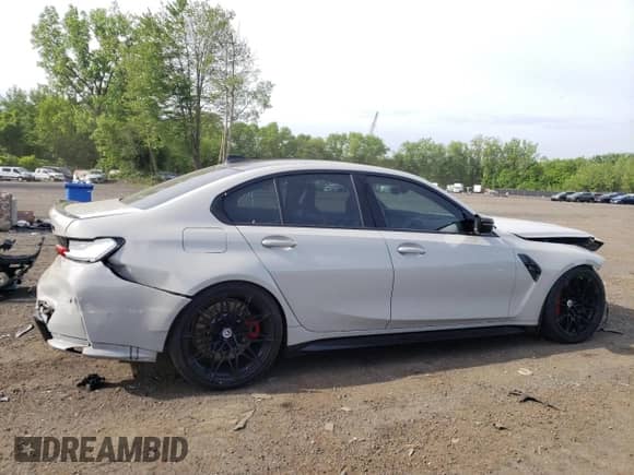 2022 BMW M3 Competition xDrive z VIN WBS43AY06NFN20476, wystawiony jako Copart lot #57796215 z przebiegiem 27 121 mil mil oraz Szkoda całkowita • Salvage title. Historia ofert i sprzedaży dostępna na DreamBid. Obrazek 3.
